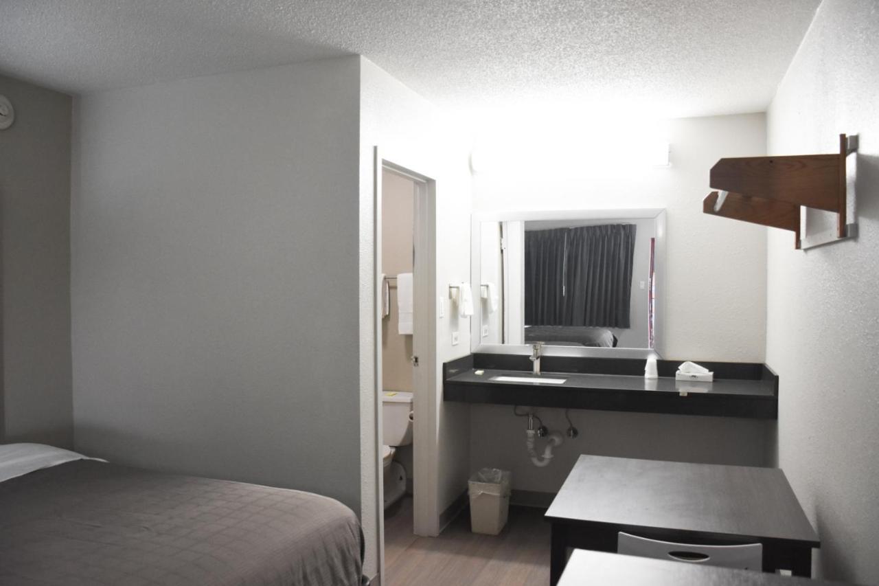 Chicago Area Hotel Bridgeview